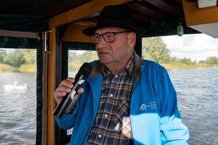 Amsterdam: Giethoorn Tour Scenic Cruise, Cheese & Free Time - Starting at This is Holland beside the free ferry