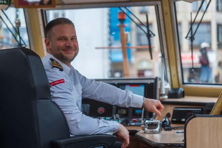 Amsterdam: Heated Canal Cruise Including Audioguide - Amsterdam from the water in one easy hour