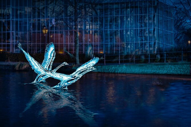 Amsterdam: Light Festival Boat with Unlimited Drinks & Snack - Magere Brug and the return to Starboard Dock