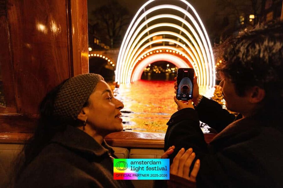 Amsterdam: Light Festival Cruise + Stroopwafel & Hot Choco - What this Amsterdam light cruise actually feels like