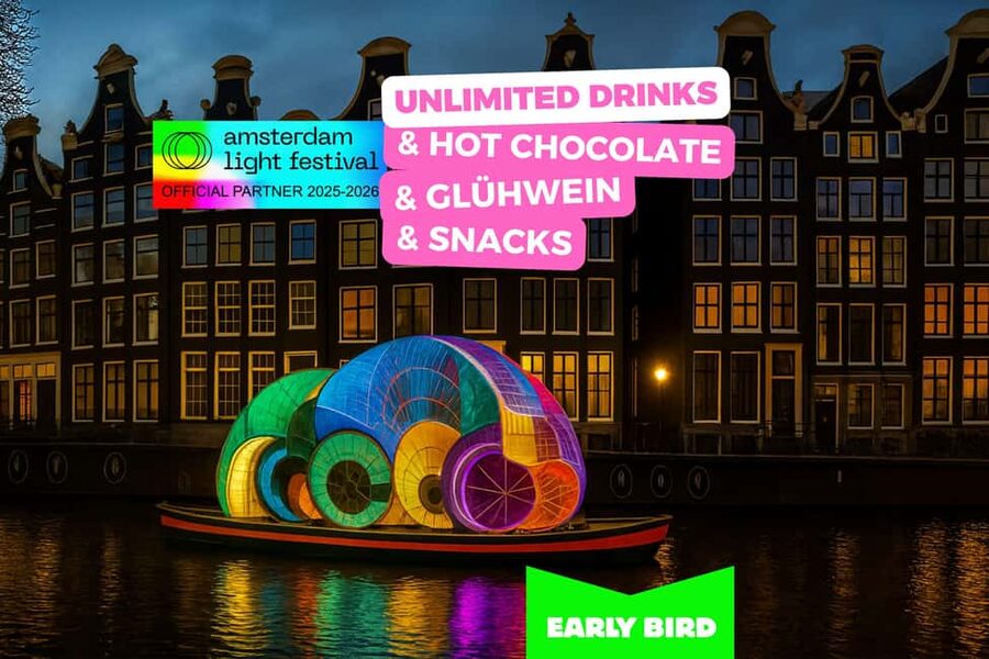 Amsterdam: Light Festival Cruise + Stroopwafel & Hot Choco - Your drink and snack: useful comfort, not a full meal