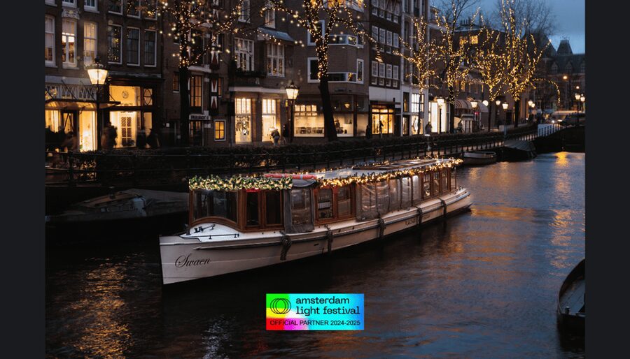Amsterdam: Light Festival Heated Cruise w/ Drinks & Snacks - Herengracht and the Nine Streets