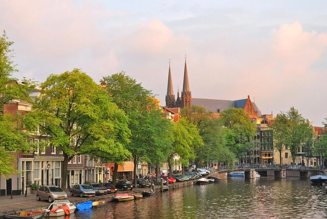 Amsterdam Luxury Canal Cruise + Unlimited Drinks & Bites option - Key points to know before you sail
