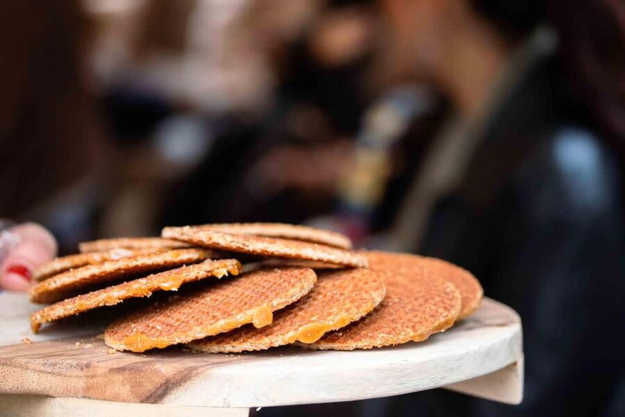 Amsterdam: Luxury Saloon Boat Cruise with Cocktails & Waffle - The guides and the tone on board