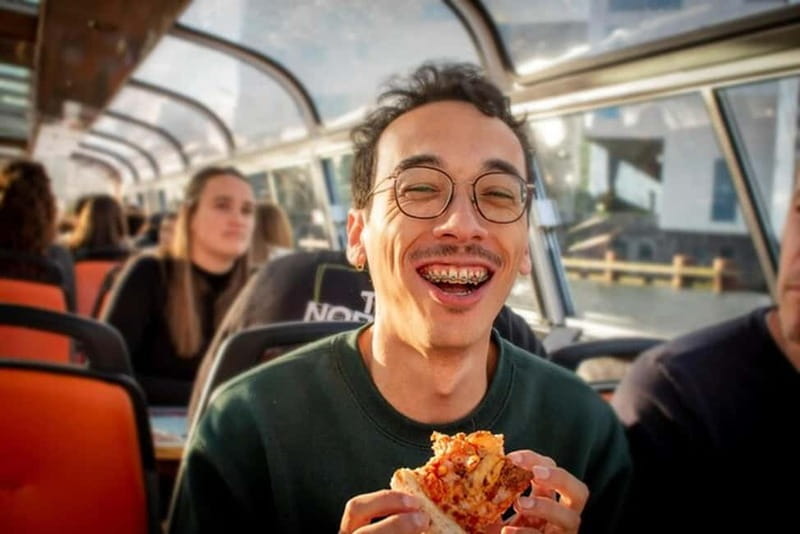 Amsterdam: Pizza Cruise with New York Pizza & Drinks - From Brouwersgracht to Keizersgracht