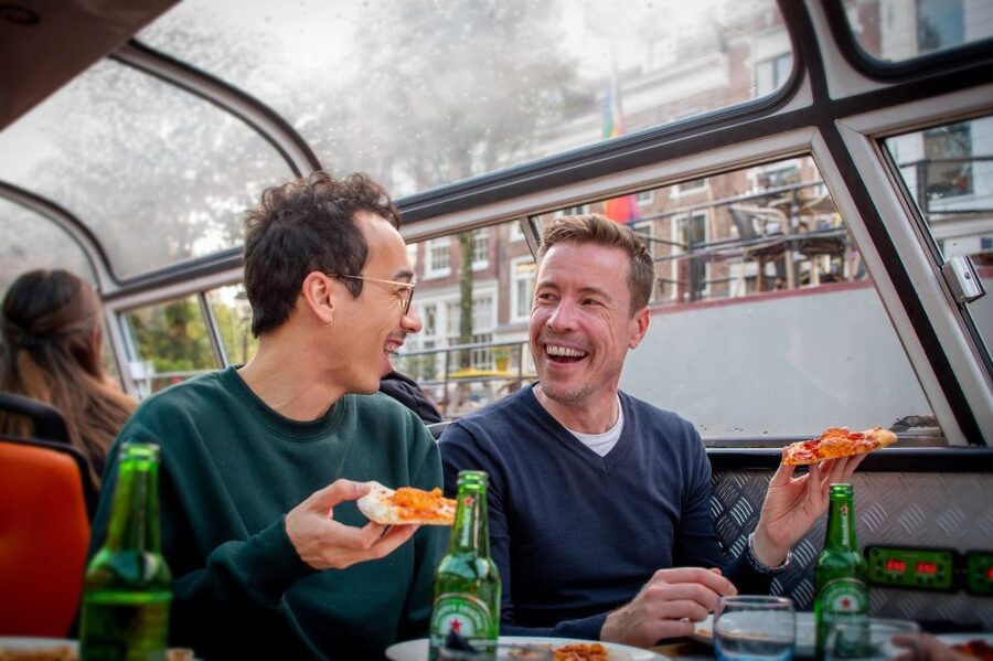 Amsterdam: Pizza Cruise with New York Pizza & Drinks - The Magere Brug and Amsterdam after dark