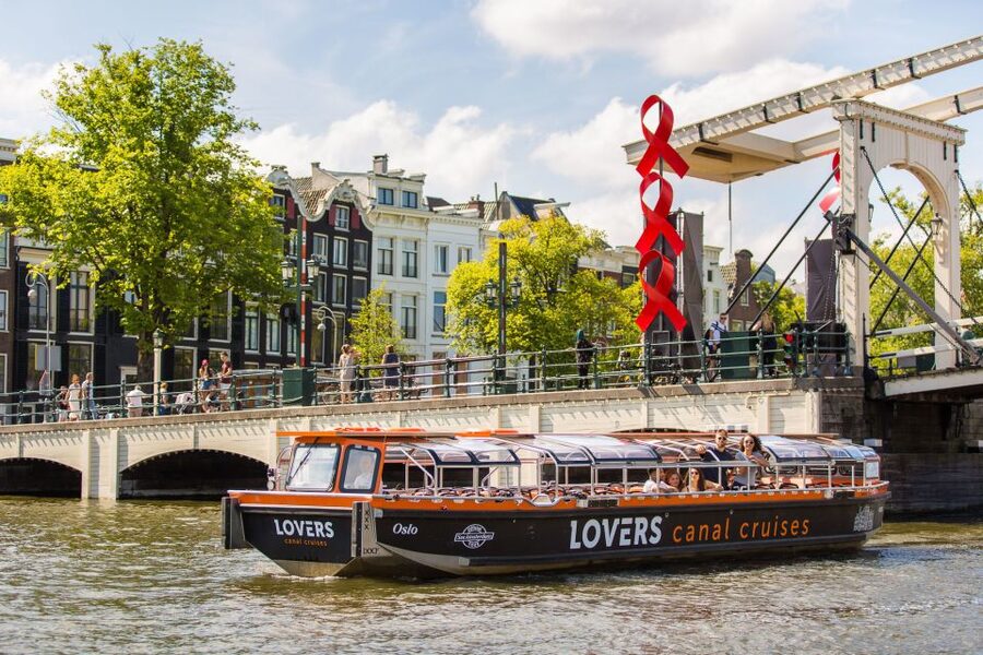 Amsterdam: Semi-Open Canal Boat Cruise - Who should choose this cruise?