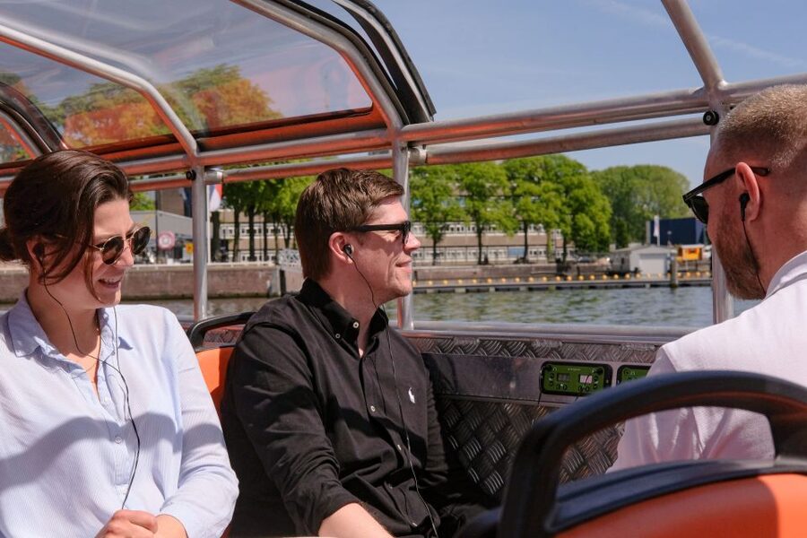 Amsterdam: Semi-Open Canal Boat Cruise - What the semi-open boat is like