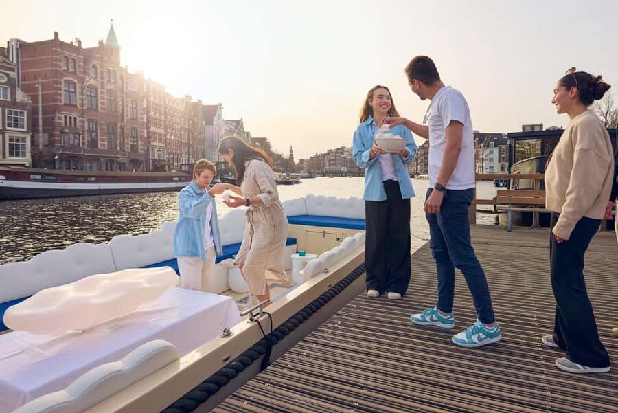Amsterdam: Smoke & Cruise on covered Cannabis Boat With Bar - Meeting at Oudezijds Voorburgwal 230