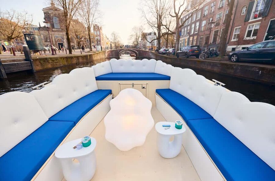 Amsterdam: Smoke & Cruise on covered Cannabis Boat With Bar - Red Light District and the first ten minutes