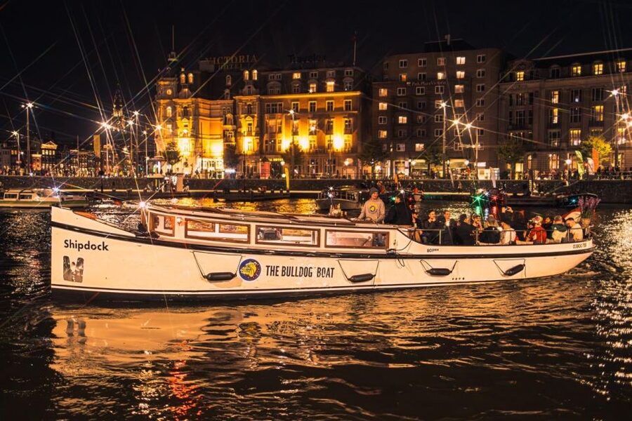 Amsterdam: The Bulldog Boat Smoke-Friendly Cruise & 2 Drinks - My recommendation: book it for the right kind of Amsterdam