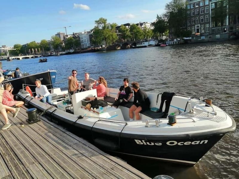 Amsterdam: The Bulldog Boat Smoke-Friendly Cruise & 2 Drinks - Why the evening departures are worth considering