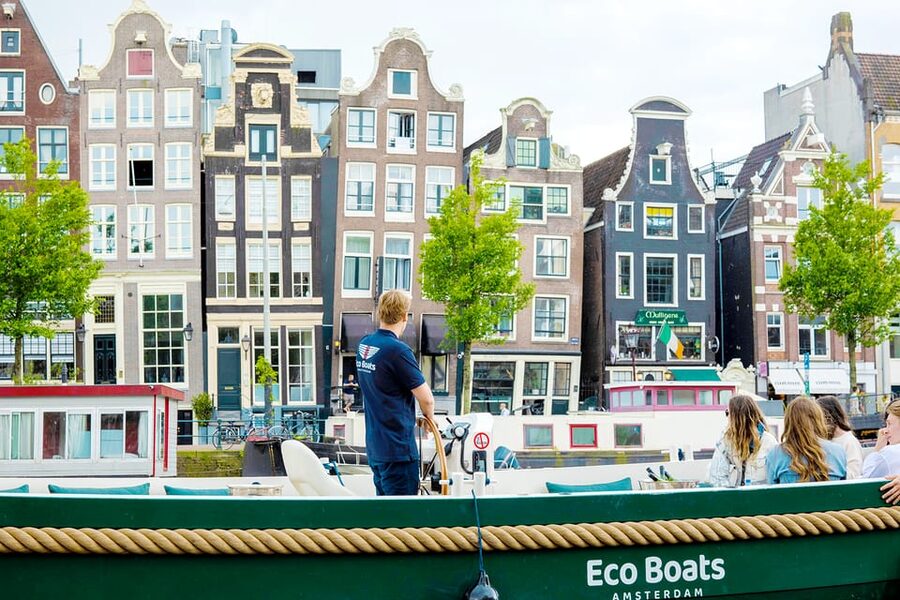 Amsterdam: The Newest Canal Cruise with Drink Option - What the skipper adds to the hour