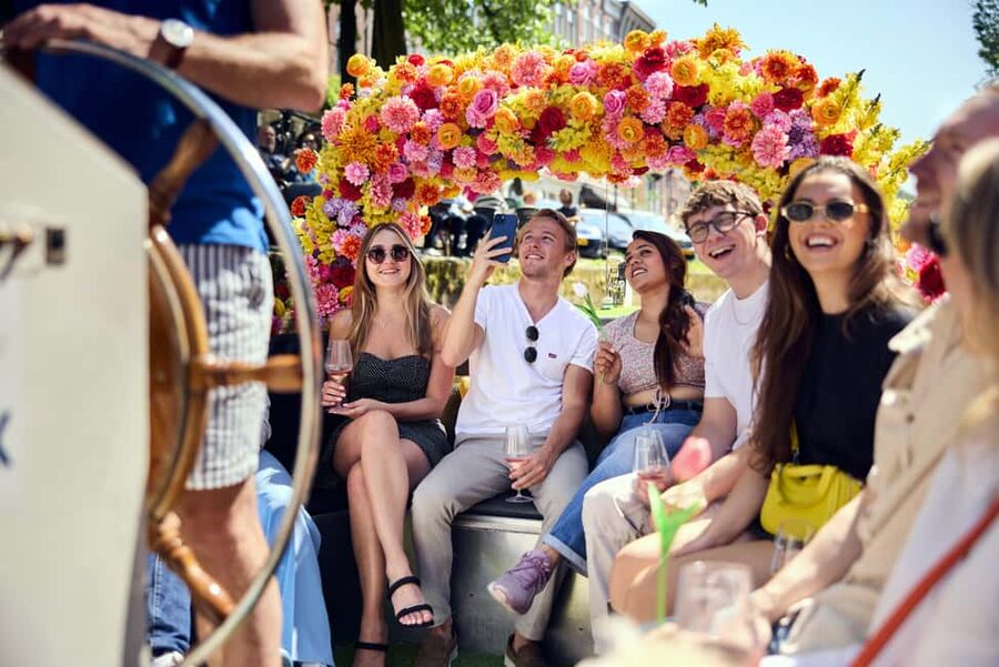 Amsterdam: The Original Flower Boat with Local Guide and Bar - Key points to know before boarding