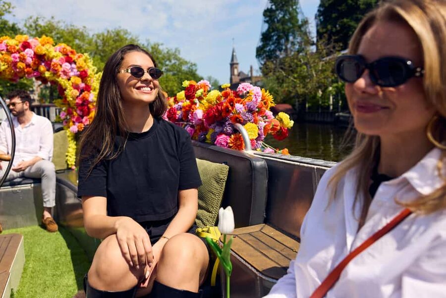 Amsterdam: The Original Flower Boat with Local Guide and Bar - Prinsengracht: the longest stretch for city views
