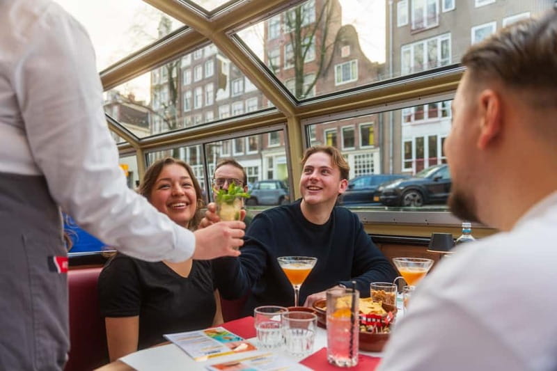 Amsterdam: Unlimited Cocktails Cruise on the Canals - Why this Amsterdam cocktail cruise works at night