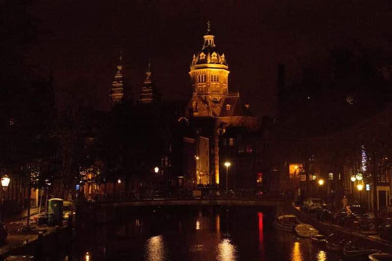 Amsterdam: Unlimited Cocktails Cruise on the Canals - What the seating arrangement means for your group