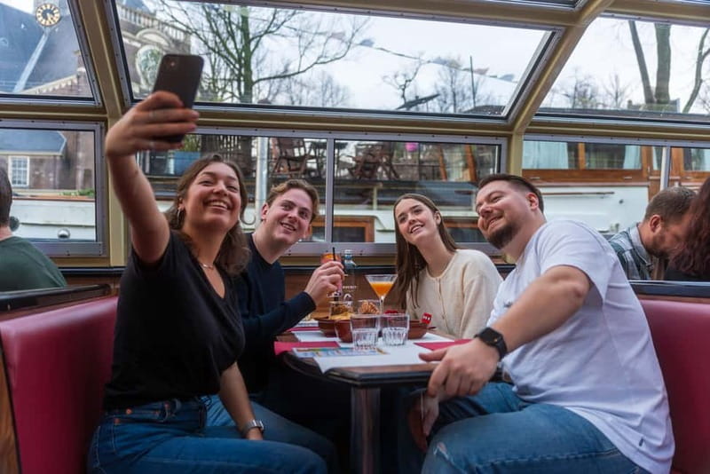 Amsterdam: Unlimited Cocktails Cruise on the Canals - Finding Damrak and getting ready to board