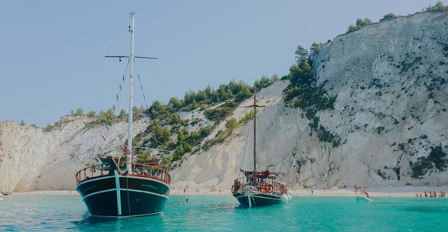 Argostoli: Full-Day Boat Trip with Lunch & Wine - Leaving Argostoli Bay by boat