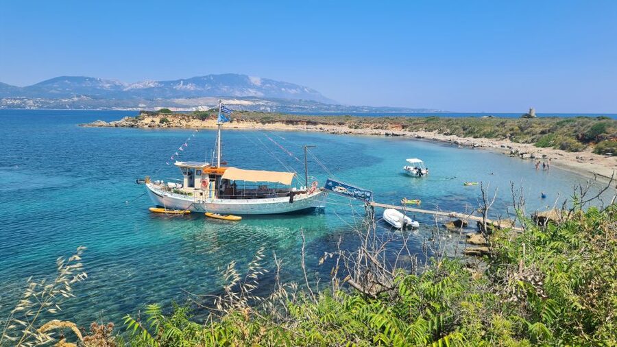 Argostoli: Full-Day Traditional Boat Cruise with Lunch - Xi Beach and the natural clay spa