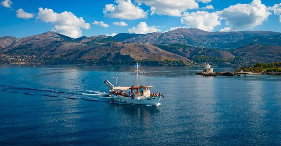 Argostoli: Full-Day Traditional Boat Cruise with Lunch - Practical preparation for a comfortable day