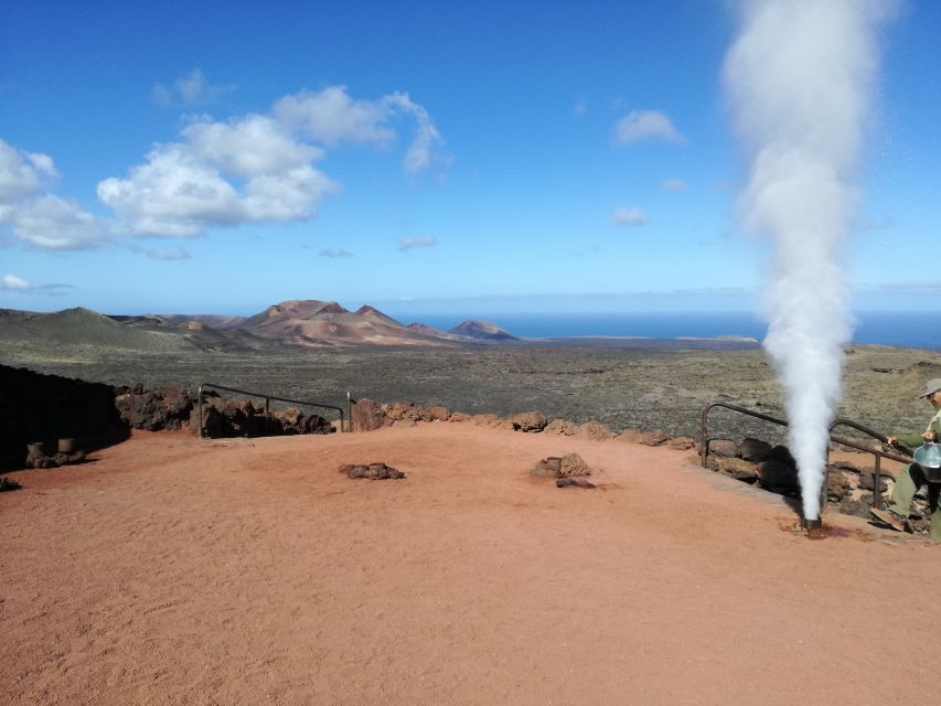Arrecife: Timanfaya and Green Lagoon for Cruise Passengers - El Golfo and the Green Lagoon