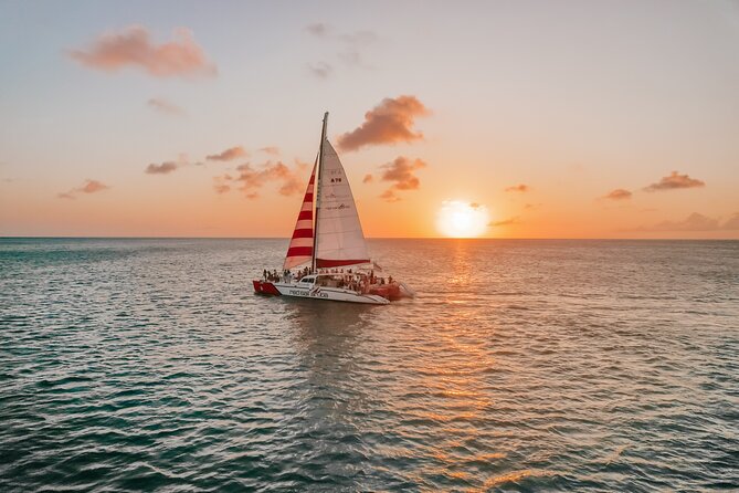 Aruba Sunset Sail with Appetizers and Open Bar - Open bar, rum punch, and a few simple bites