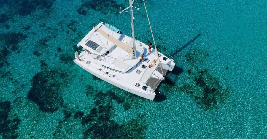 Athens: Catamaran Cruise with Fresh Lunch and Wine - Fresh Greek meze served at sea
