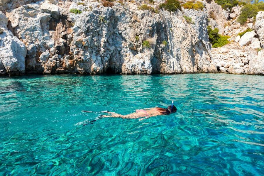 Athens: Islands Swimming Day Cruise. DJ, Lunch & Drinks inc. - Lunch is filling, but expectations matter