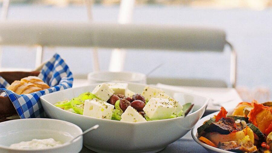 Athens: Riviera Catamaran Cruise with Meal and Drinks - The return sail and evening light