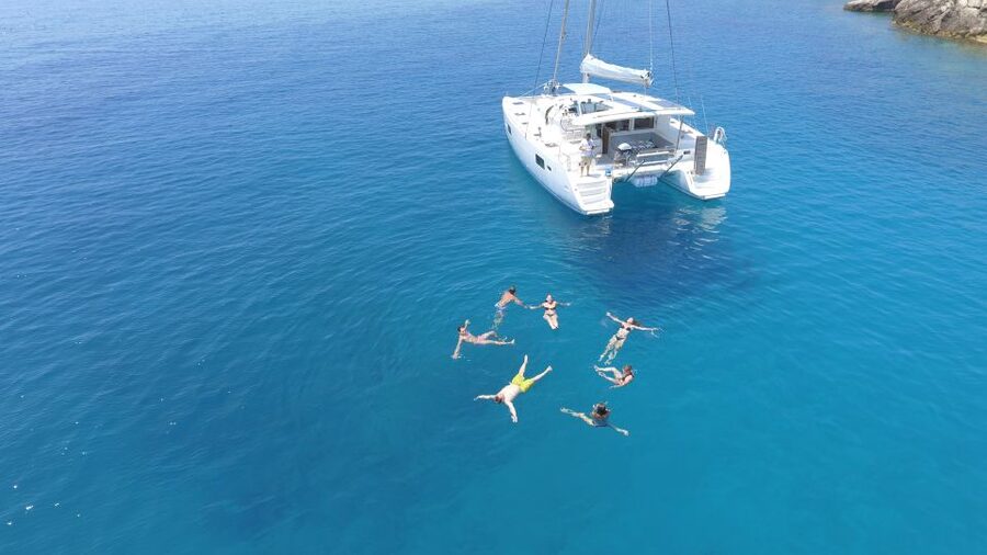 Athens: Riviera Catamaran Cruise with Meal and Drinks - Who should book this Athens Riviera cruise