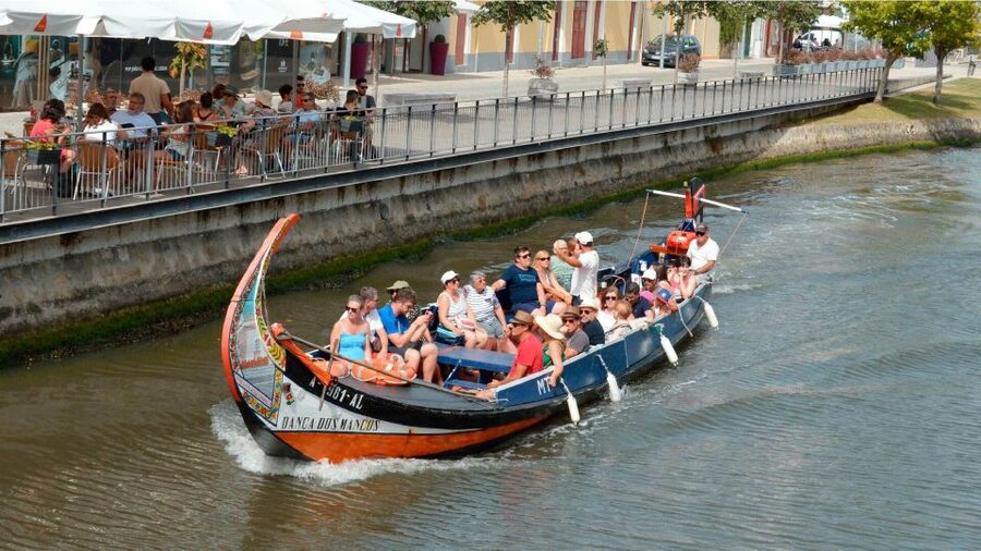 Aveiro: Traditional Moliceiro Boat Cruise - Why a Moliceiro ride belongs in an Aveiro visit