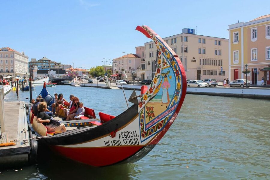 Aveiro: Traditional Moliceiro Boat Tour - Key points at a glance