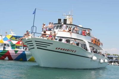 Ayia Napa: Lazy Day Cruise, Turtle Cove, Blue Lagoon & Lunch