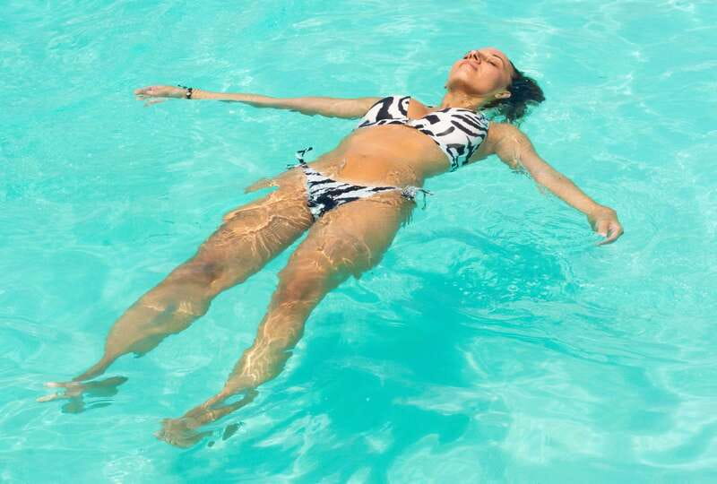 Bacalar: 3 Hour Boat Trip with Swimming & Drinks - What the guides add to the three-hour cruise