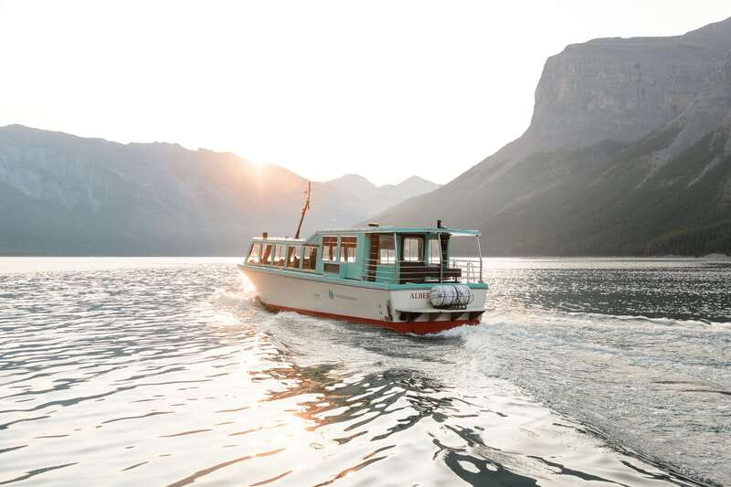 Banff: Lake Minnewanka Cruise - What happens during the one-hour cruise