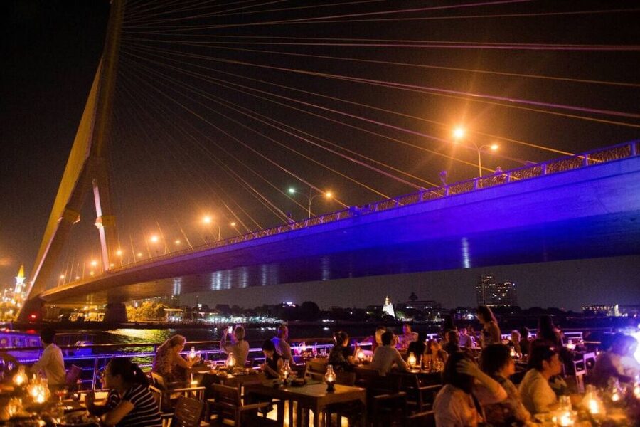 Bangkok: 2-Hour Dinner & Shows on White Orchid River Cruise - Live music keeps the middle of the evening moving