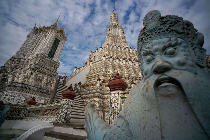 Bangkok: Longtail Boat Canal Tour to Wat Arun - The 20-minute ride through Bangkok’s klongs