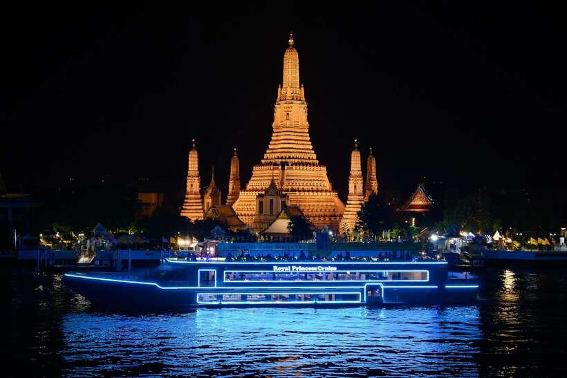 Bangkok: Royal Princess River Dinner Cruise with Live Music - Getting to ASIATIQUE and boarding at Pier 1