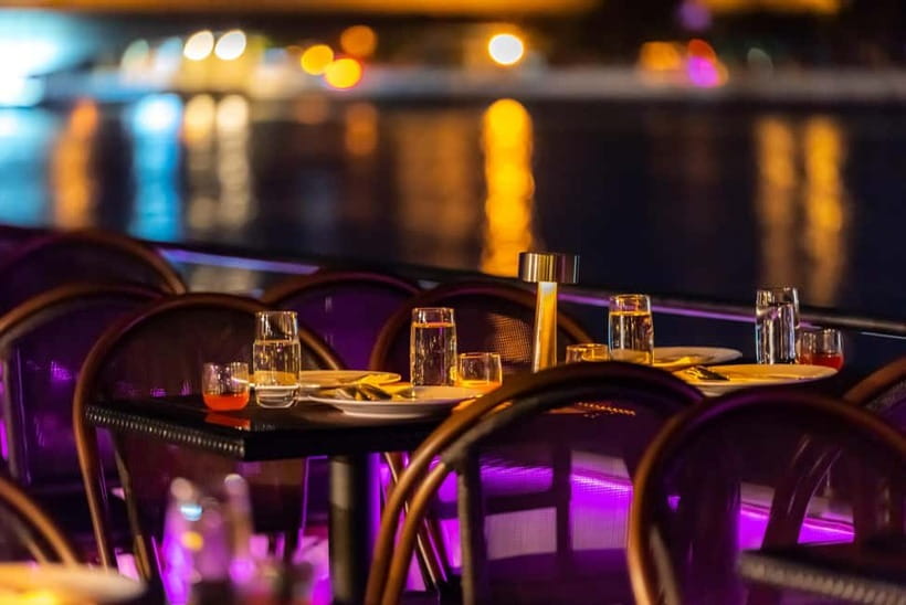 Bangkok: The Newest Luxury 5-Star Bangkok Chao Phraya Cruise - What arrives at the buffet