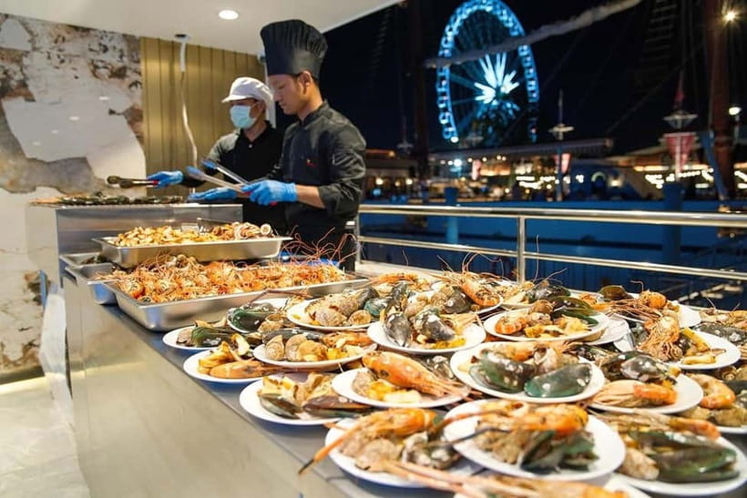 Bangkok:The Planet Sunset&Dinner Cruise on Chao Phraya River - Music, dancing, and the traditional Thai show