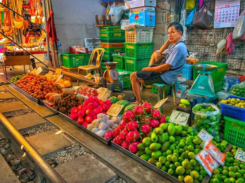 Bangkok: Train Market & Floating Market with Boat Ride - Language choices and practical limits