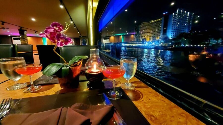 Bangkok: White Orchid Chao Phraya Dinner Cruise - How to get the best evening for your money