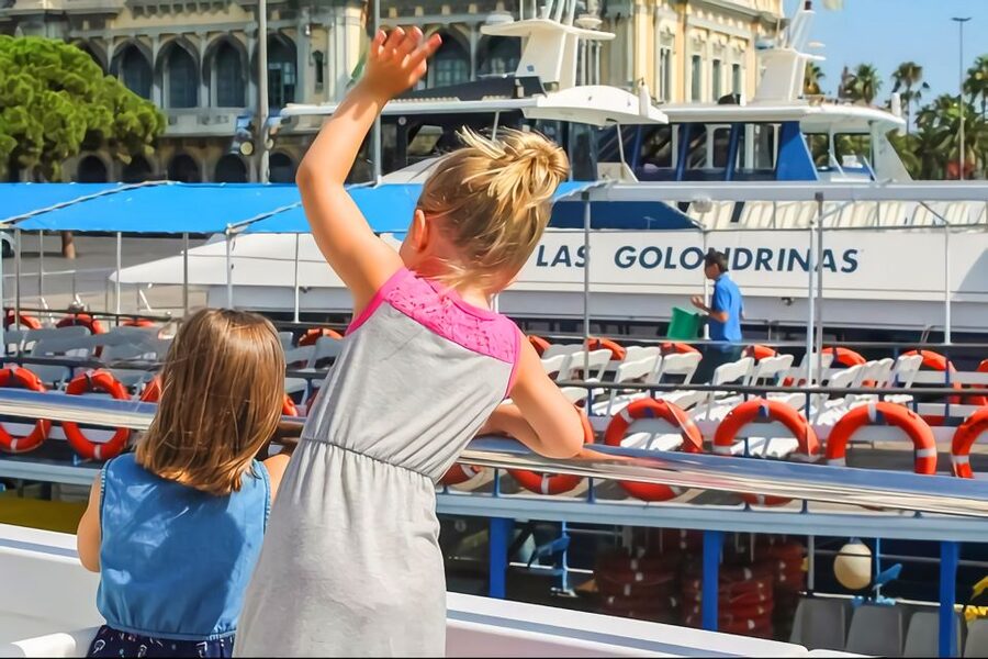 Barcelona: Boat Tour in Las Golondrinas - What you actually see from the upper deck