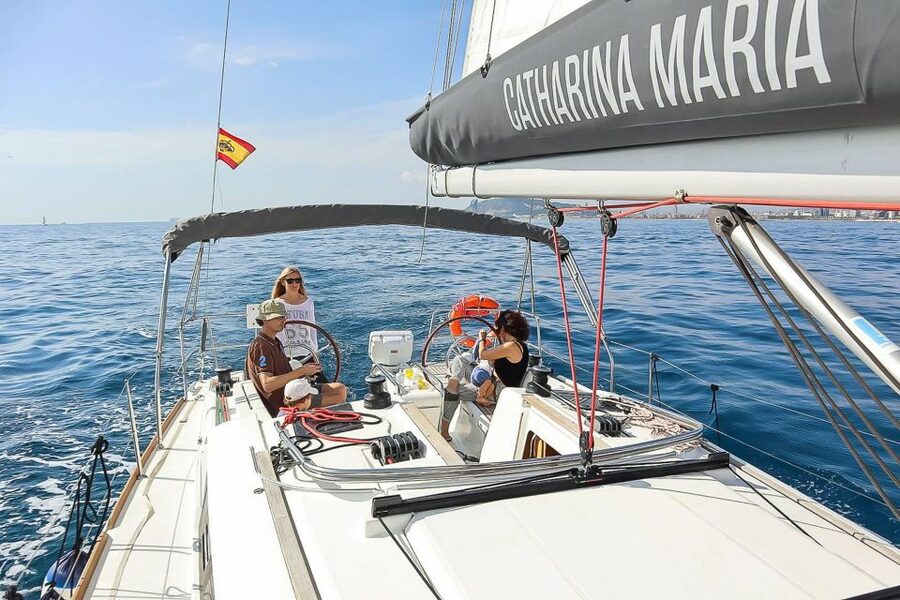 Barcelona: Coastline Boat Trip with Snacks and Cava - Setting Sail Along Barcelona’s Coast