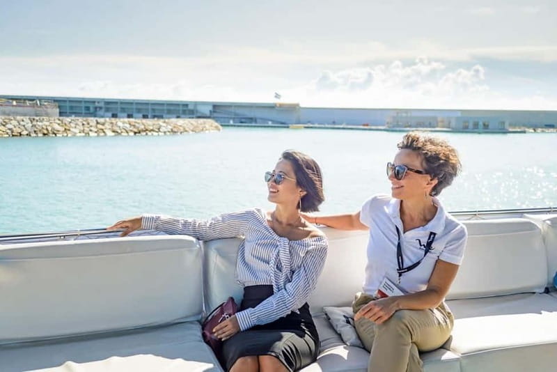 Barcelona: Helicopter, Boat Ride & Old Town Private Tour - The six-minute helicopter flight