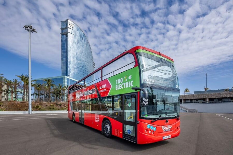 Barcelona: Hop-On Hop-Off Bus with Sailing Cruise - Who will like this combination most