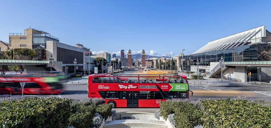 Barcelona: Hop-On Hop-Off Bus with Sailing Cruise - The green route connects modernist Barcelona