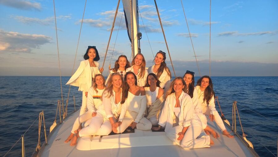 Barcelona: Luxury Private Yacht Daytime Cruise - The first city views inside the harbor