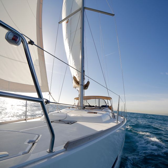 Barcelona: Midday or Sunset Sailing with Open Bar and Snacks - Shared sailing or a private boat